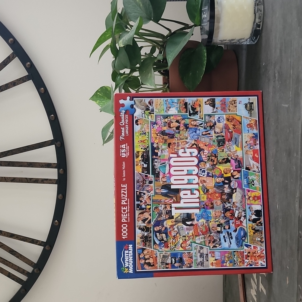 White Mountain 1000 piece puzzle: The 1990s - Picture 1 of 2